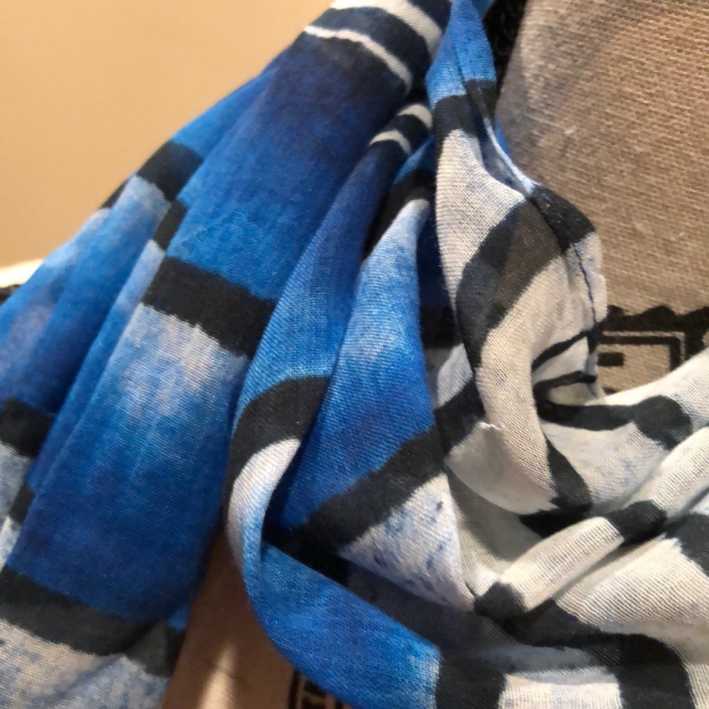 Talbots scarf - Picture 5 of 6